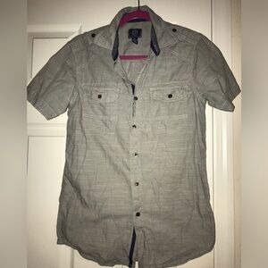 Men’s button down collar shirt Size small